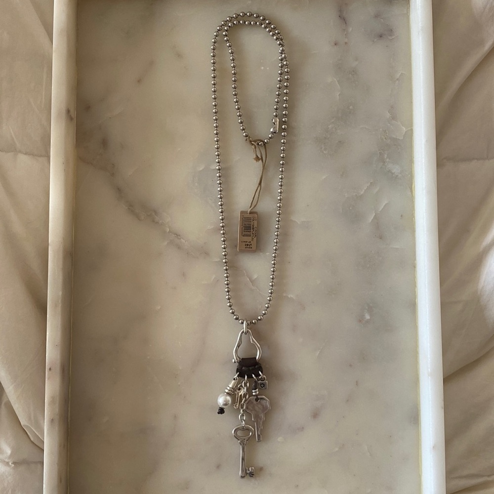 UNOde50 UNO de 50 key and pearl chain on snowflake chain